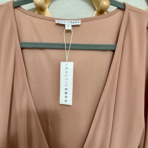 Baltic Born NWT Nude Blush True Wrap Dress S - Picture 5 of 8